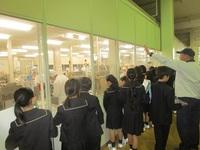 ５年生　校外学習　自動車工場見学のサムネイル画像