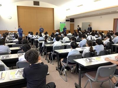 ４年生　社会科見学のサムネイル画像