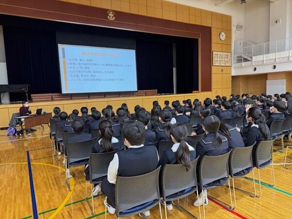 6年生　戦争の話を聞く会のサムネイル画像